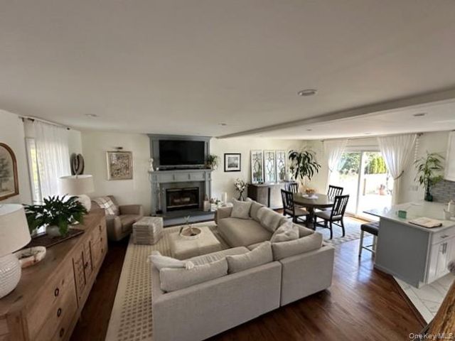 48 N Columbine Avenue, Hampton Bays, NY 11946