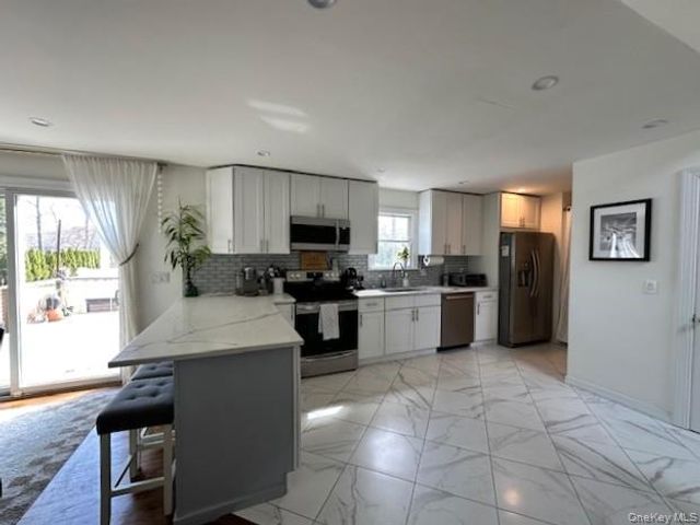 48 N Columbine Avenue, Hampton Bays, NY 11946