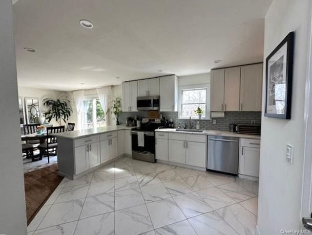 48 N Columbine Avenue, Hampton Bays, NY 11946