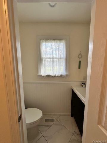 48 N Columbine Avenue, Hampton Bays, NY 11946