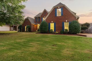 1533 E INDIAN WELLS DR, Collierville, TN 38017