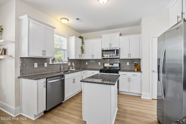 415 Kerr Lake Road, Aberdeen, NC 28315