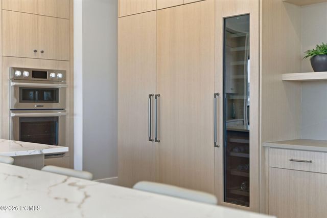 1105 E Longview Dr, Hideout, UT 84036