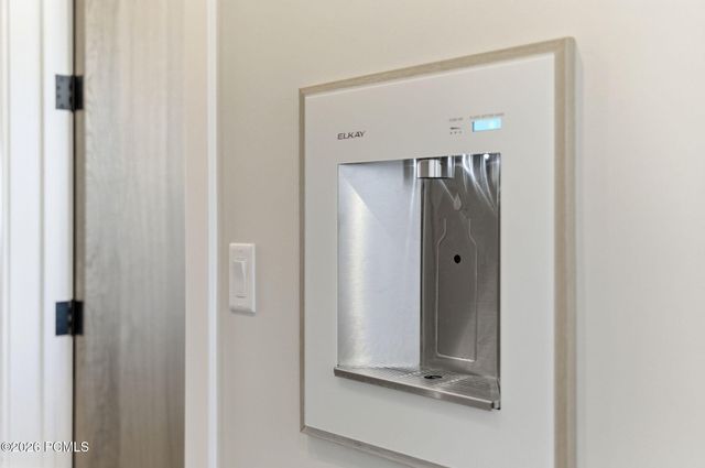 1105 E Longview Dr, Hideout, UT 84036