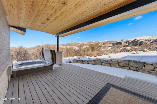 1105 E Longview Dr, Hideout, UT 84036