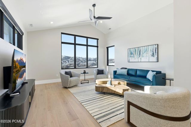 1105 E Longview Dr, Hideout, UT 84036