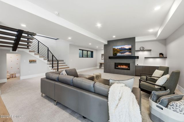 1105 E Longview Dr, Hideout, UT 84036