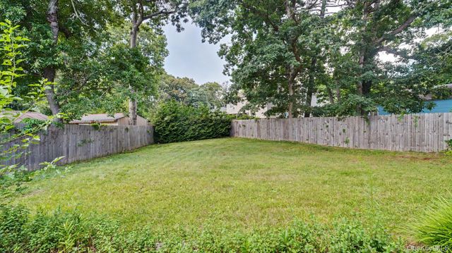 32 Lake Place, Wyandanch, NY 11798