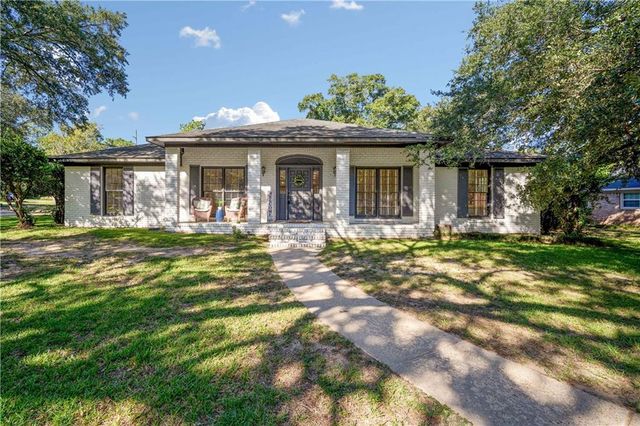 424 Hounds Run W, Mobile, AL 36608