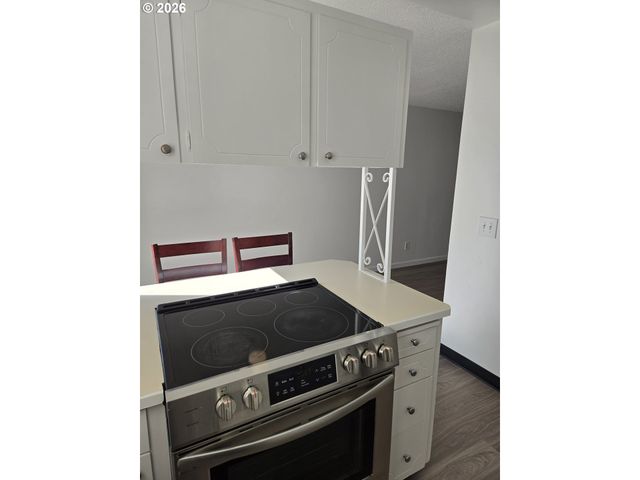 7720 Sw BEL-AIRE Dr, Beaverton, OR 97008