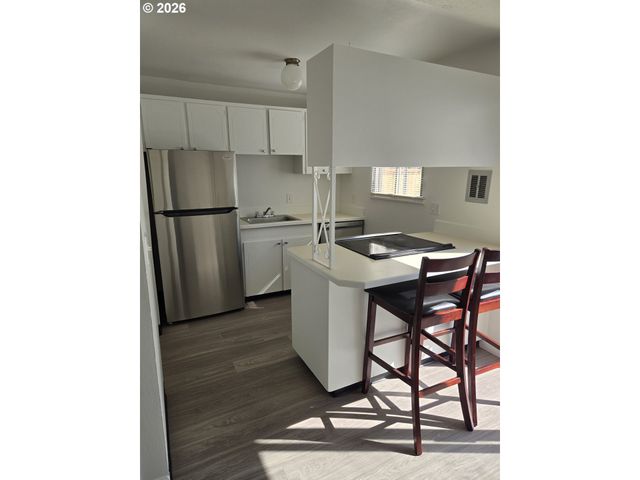 7720 Sw BEL-AIRE Dr, Beaverton, OR 97008