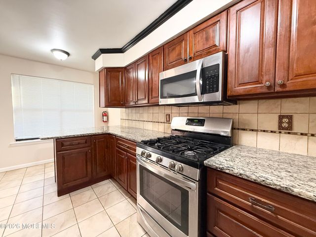 18 Dogwood Drive, Edison, NJ 08820