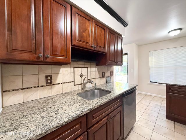 18 Dogwood Drive, Edison, NJ 08820