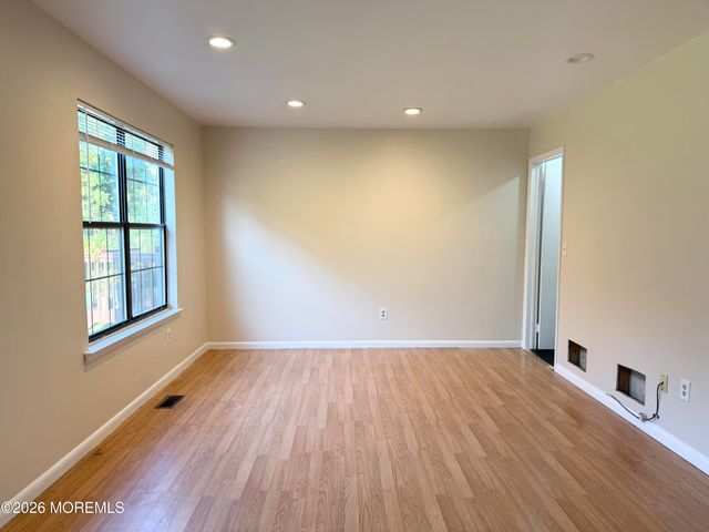 18 Dogwood Drive, Edison, NJ 08820