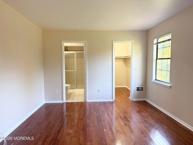 18 Dogwood Drive, Edison, NJ 08820