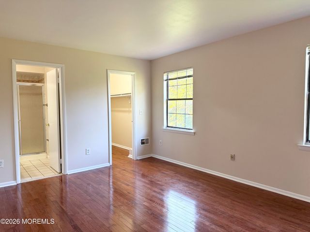 18 Dogwood Drive, Edison, NJ 08820