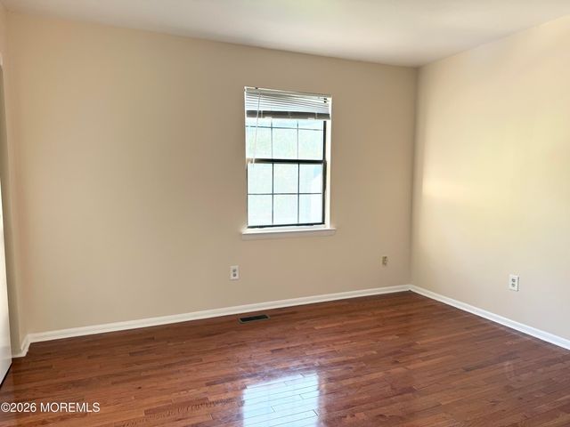 18 Dogwood Drive, Edison, NJ 08820