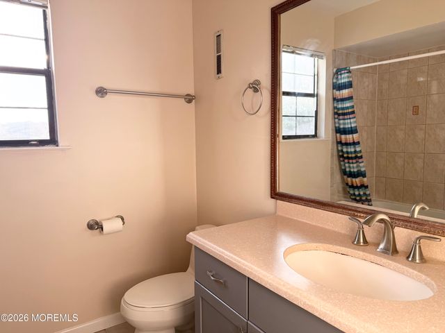 18 Dogwood Drive, Edison, NJ 08820