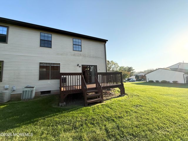 18 Dogwood Drive, Edison, NJ 08820