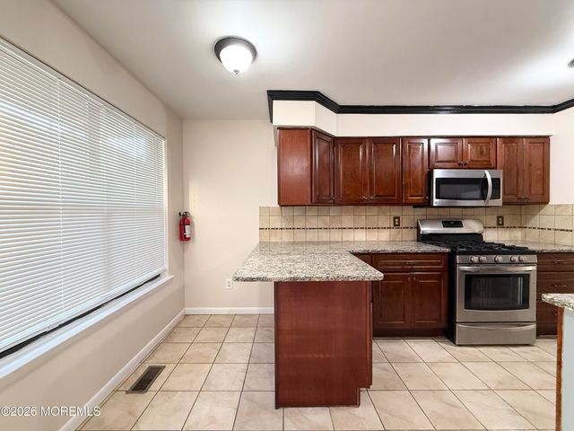 18 Dogwood Drive, Edison, NJ 08820