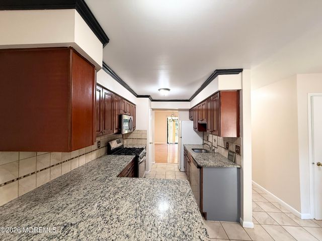 18 Dogwood Drive, Edison, NJ 08820