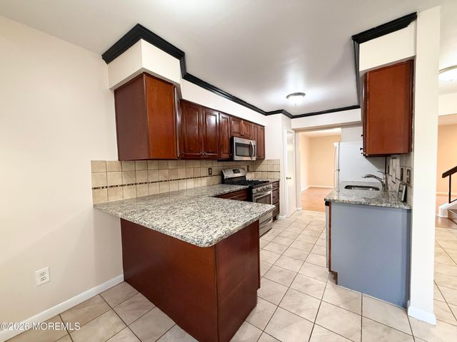 18 Dogwood Drive, Edison, NJ 08820