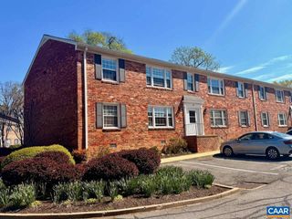 120 HESSIAN HILLS RDG # 4, Charlottesville, VA 22901