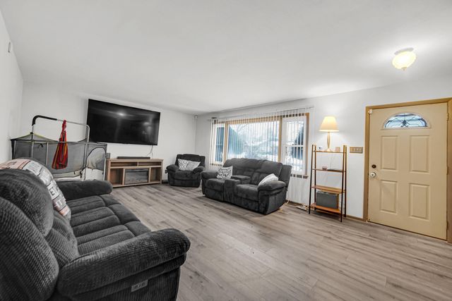 2812 W 60th Drive, Merrillville, IN 46410