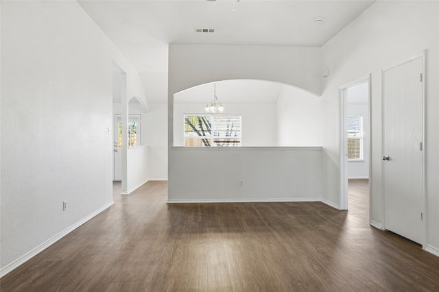 340 Creekside Way, Waxahachie, TX 75165