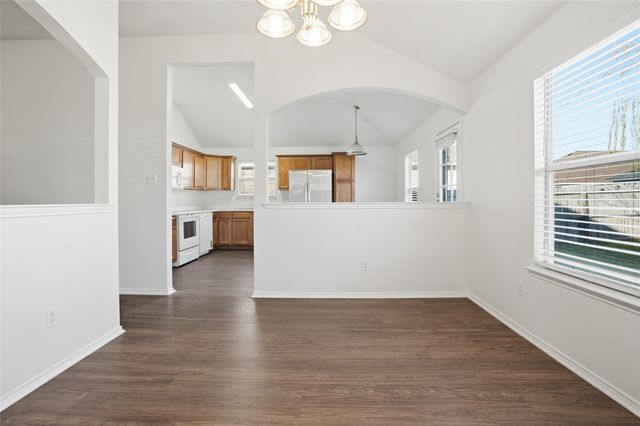 340 Creekside Way, Waxahachie, TX 75165