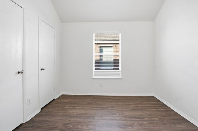 340 Creekside Way, Waxahachie, TX 75165