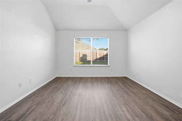 340 Creekside Way, Waxahachie, TX 75165