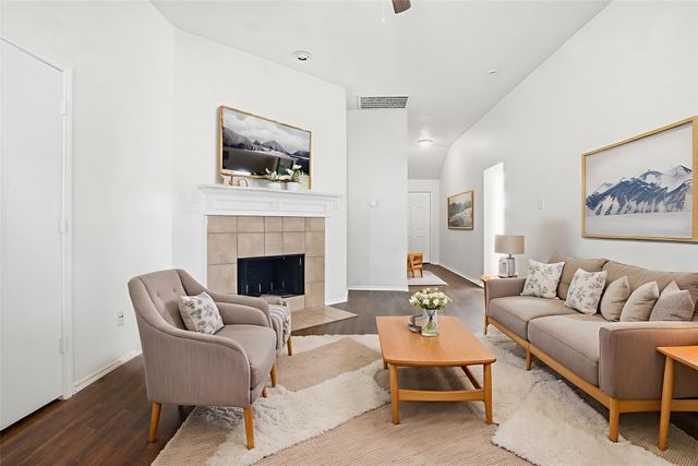 340 Creekside Way, Waxahachie, TX 75165