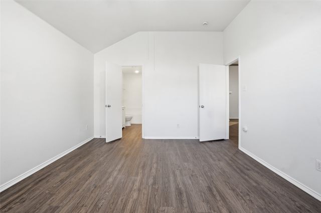 340 Creekside Way, Waxahachie, TX 75165