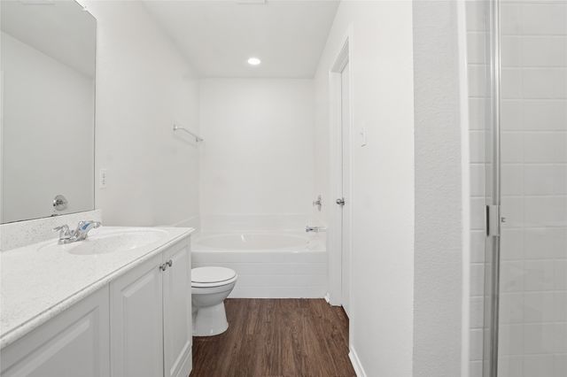 340 Creekside Way, Waxahachie, TX 75165