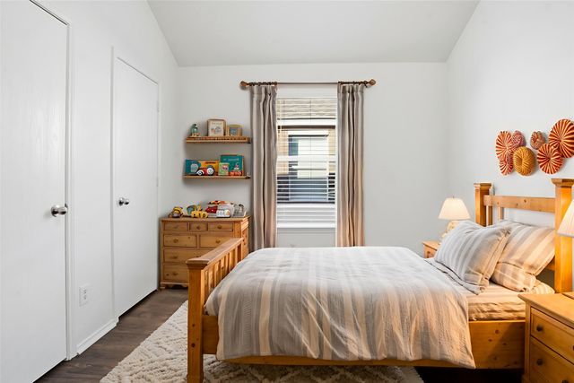 340 Creekside Way, Waxahachie, TX 75165