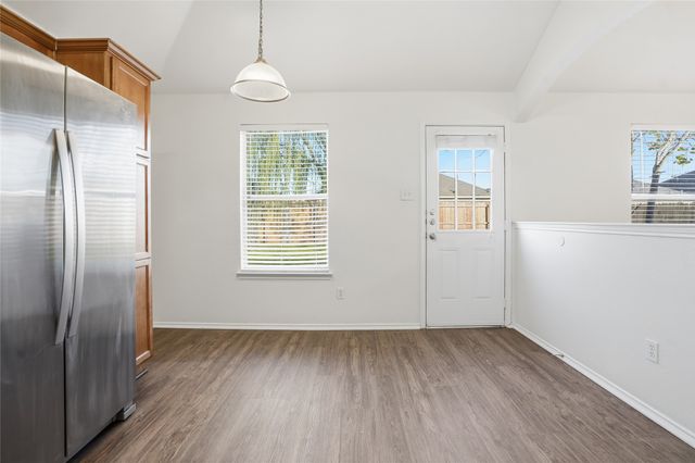 340 Creekside Way, Waxahachie, TX 75165