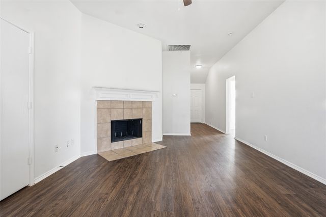 340 Creekside Way, Waxahachie, TX 75165