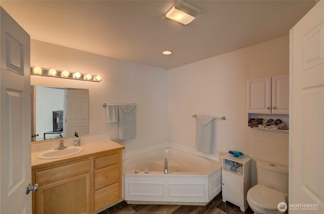 154 28th Street NW, Long Beach, WA 98631