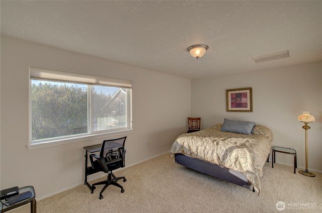 154 28th Street NW, Long Beach, WA 98631