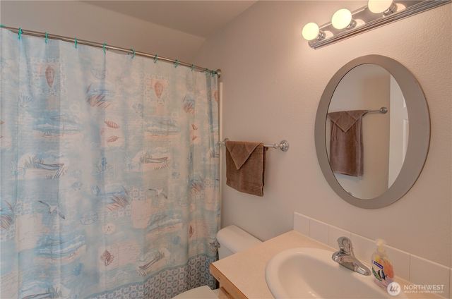 154 28th Street NW, Long Beach, WA 98631