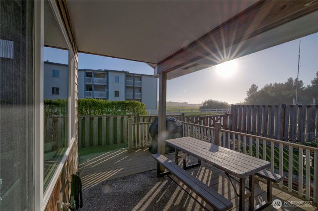 154 28th Street NW, Long Beach, WA 98631