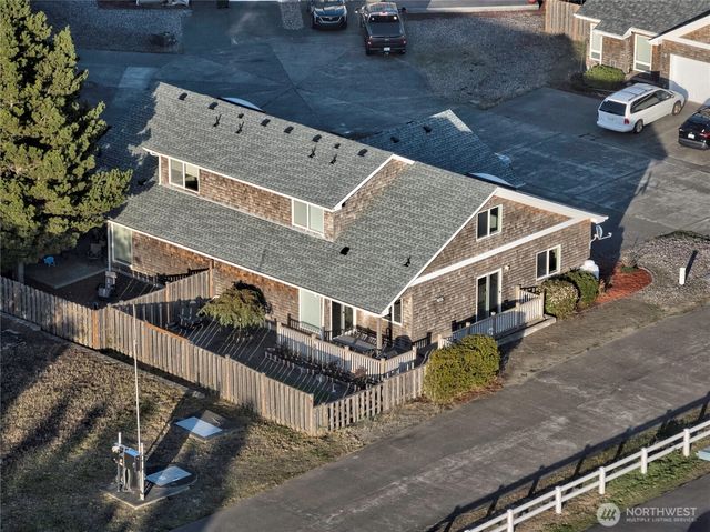 154 28th Street NW, Long Beach, WA 98631