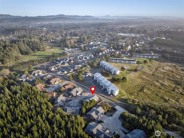 154 28th Street NW, Long Beach, WA 98631