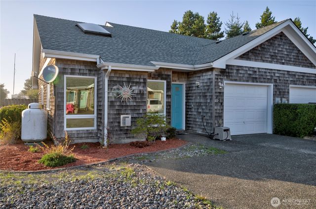 154 28th Street NW, Long Beach, WA 98631