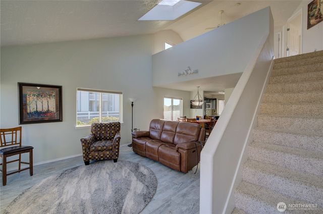 154 28th Street NW, Long Beach, WA 98631