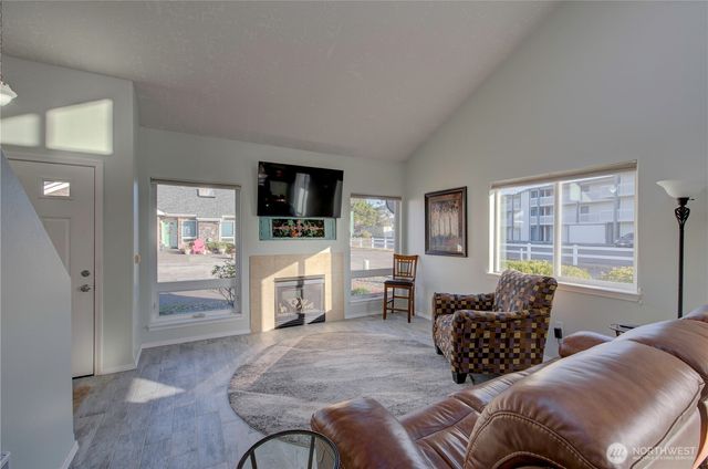 154 28th Street NW, Long Beach, WA 98631