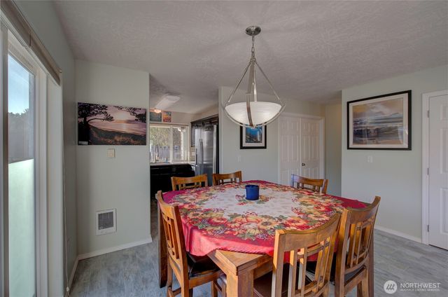 154 28th Street NW, Long Beach, WA 98631