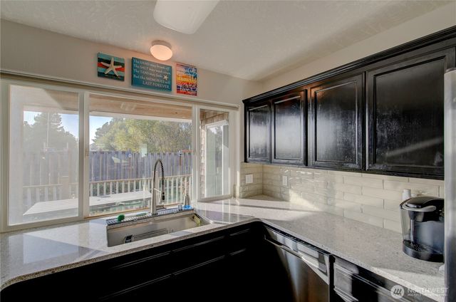 154 28th Street NW, Long Beach, WA 98631