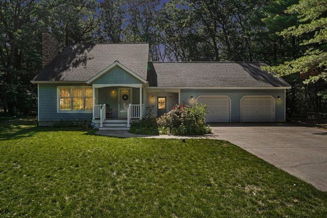 2139 Deerwood Drive, Twin Lake, MI 49457